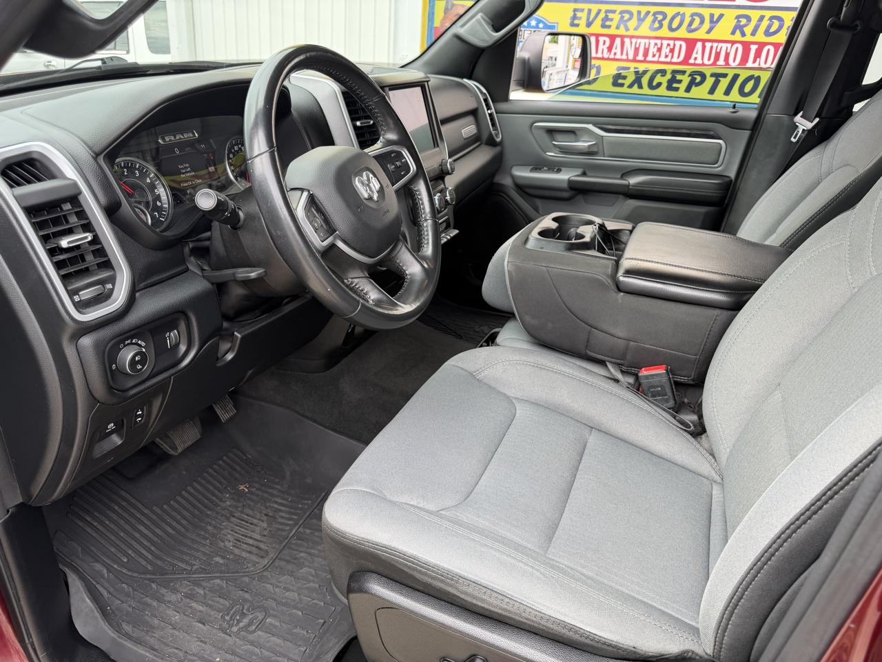 RAM 1500 Big Horn Crew Cab SWB 4WD 2022