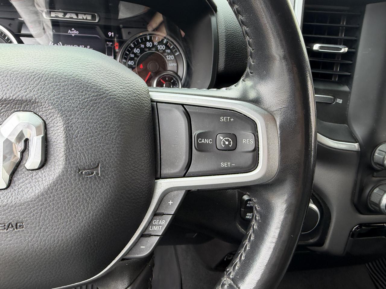 RAM 1500 Big Horn Crew Cab SWB 4WD 2022