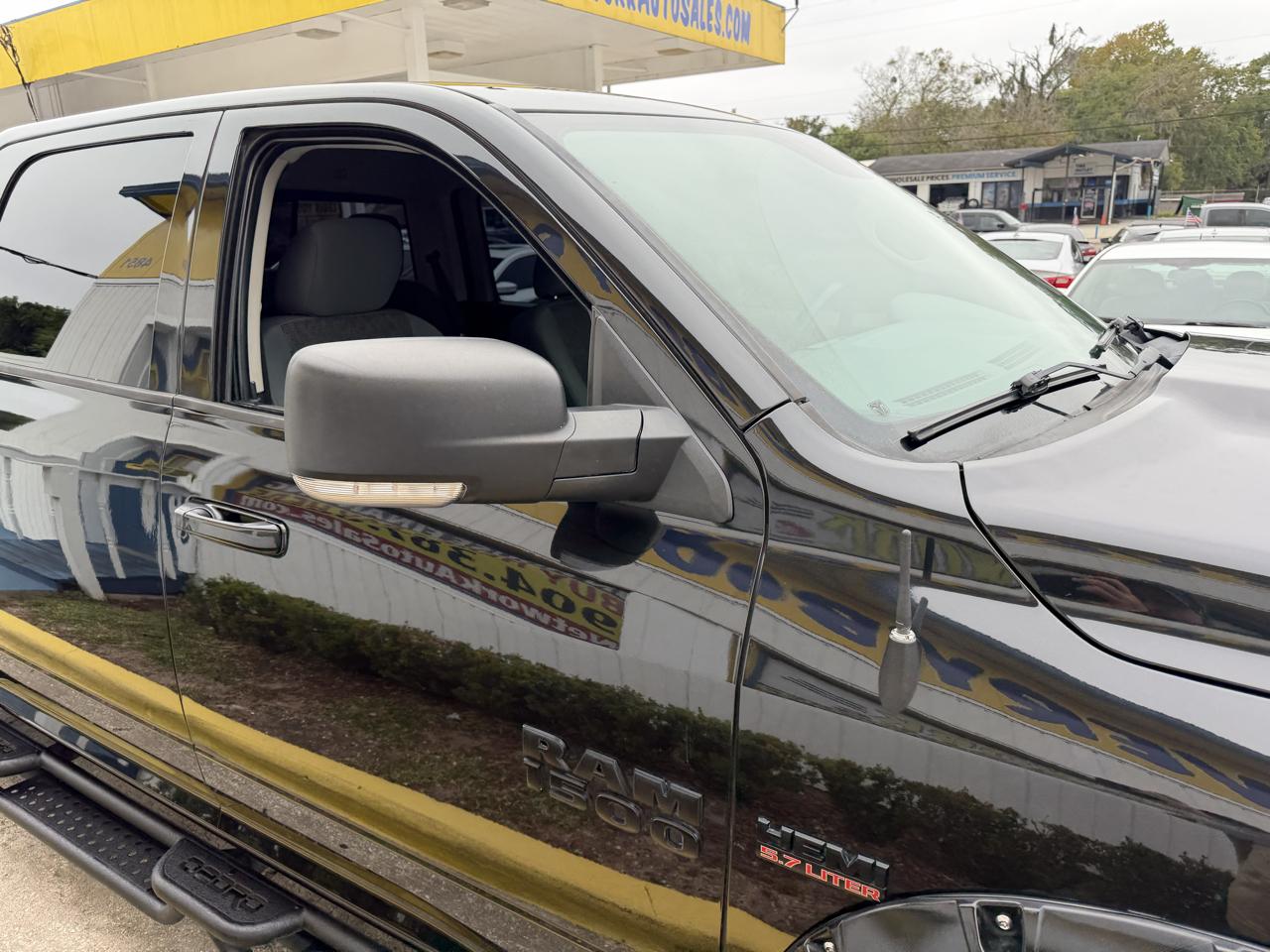 RAM 1500 SLT Crew Cab SWB 2WD 2018