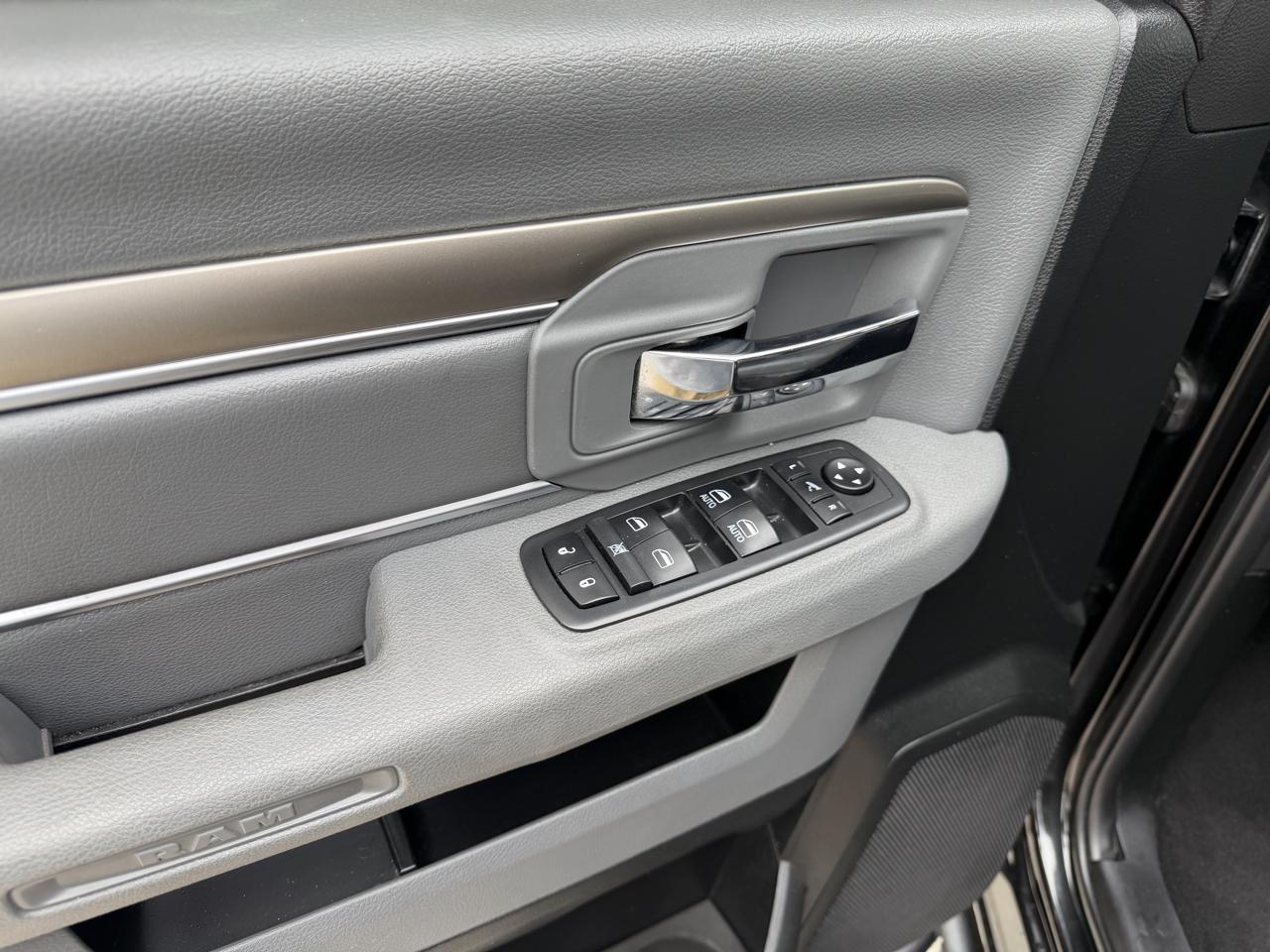 RAM 1500 SLT Crew Cab SWB 2WD 2018