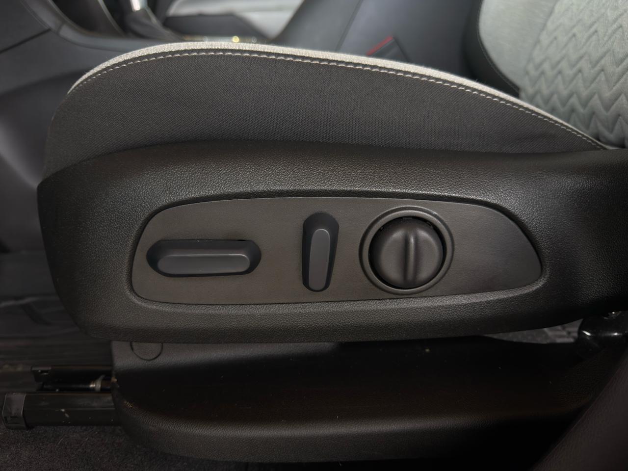 Chevrolet Equinox FWD 4dr LT w/2FL 2023