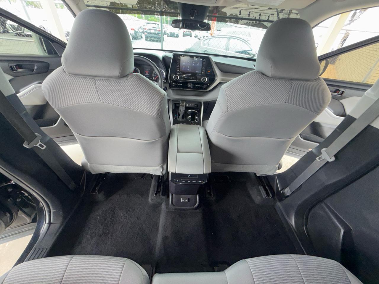 Toyota Highlander LE FWD (Natl) 2022