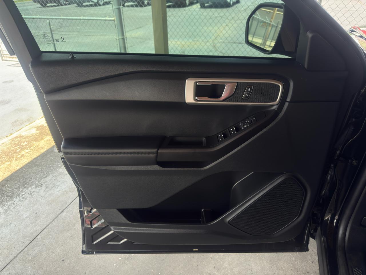 Ford Explorer Base RWD 2021