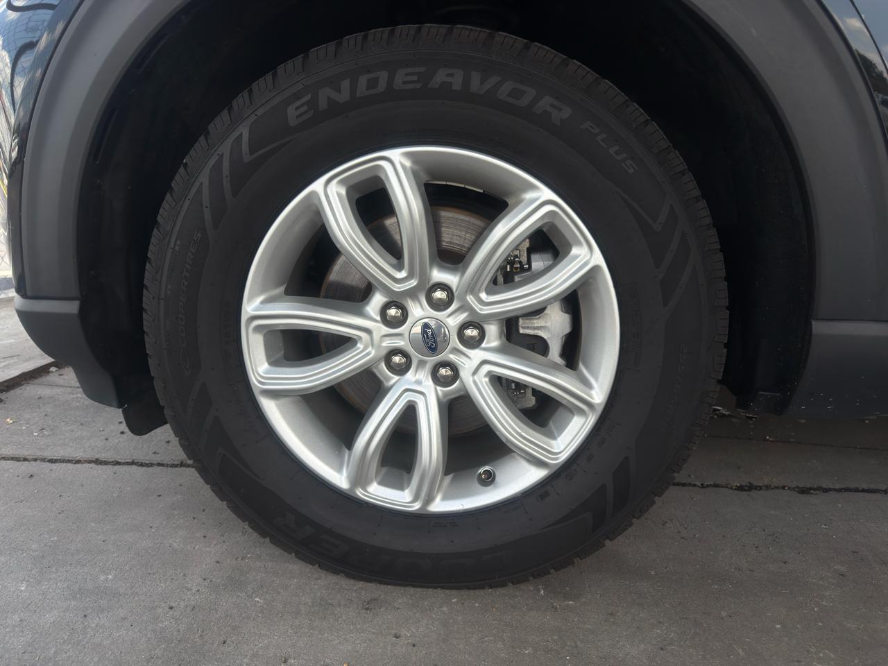 Ford Explorer Base RWD 2021