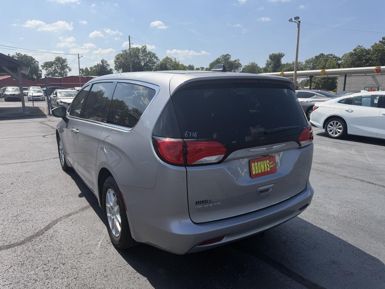 Chrysler Voyager LX FWD 2021