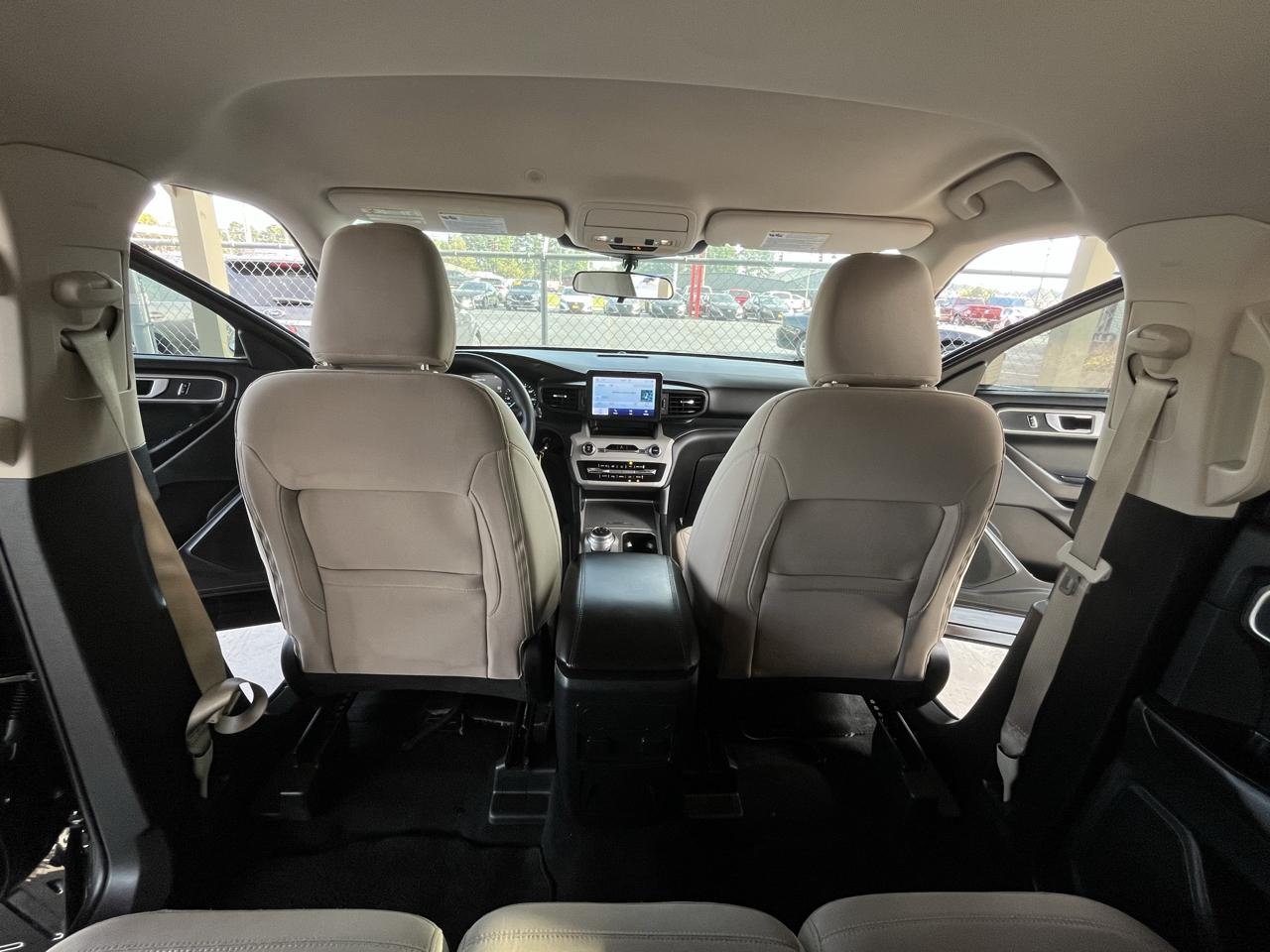 Ford Explorer Base 4WD 2023