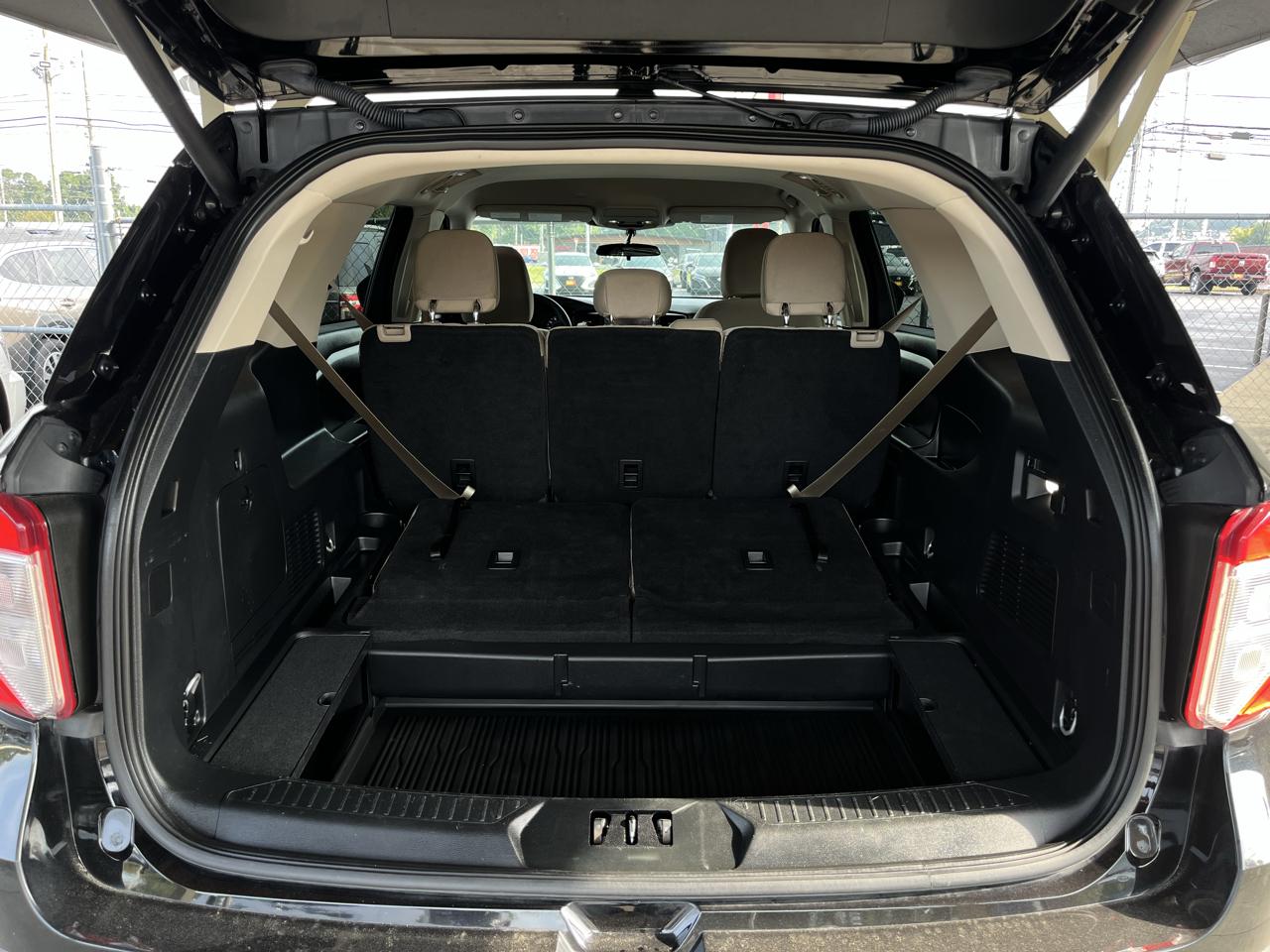 Ford Explorer Base 4WD 2023