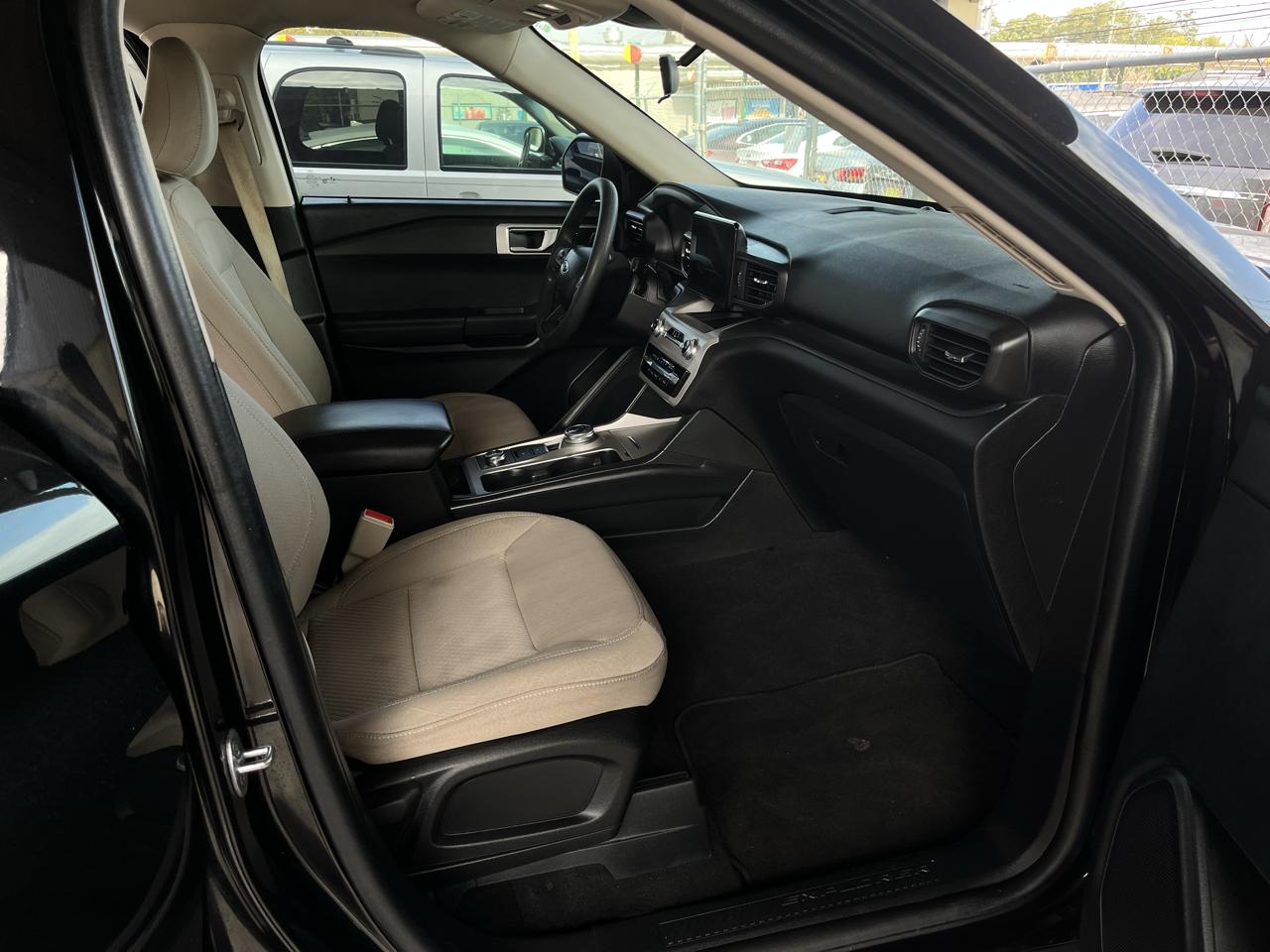 Ford Explorer Base 4WD 2023