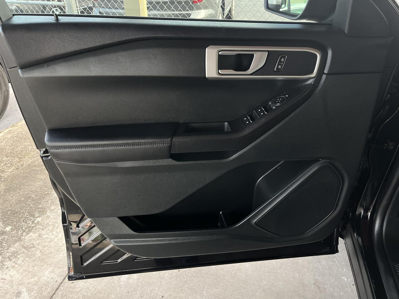 Ford Explorer Base 4WD 2023