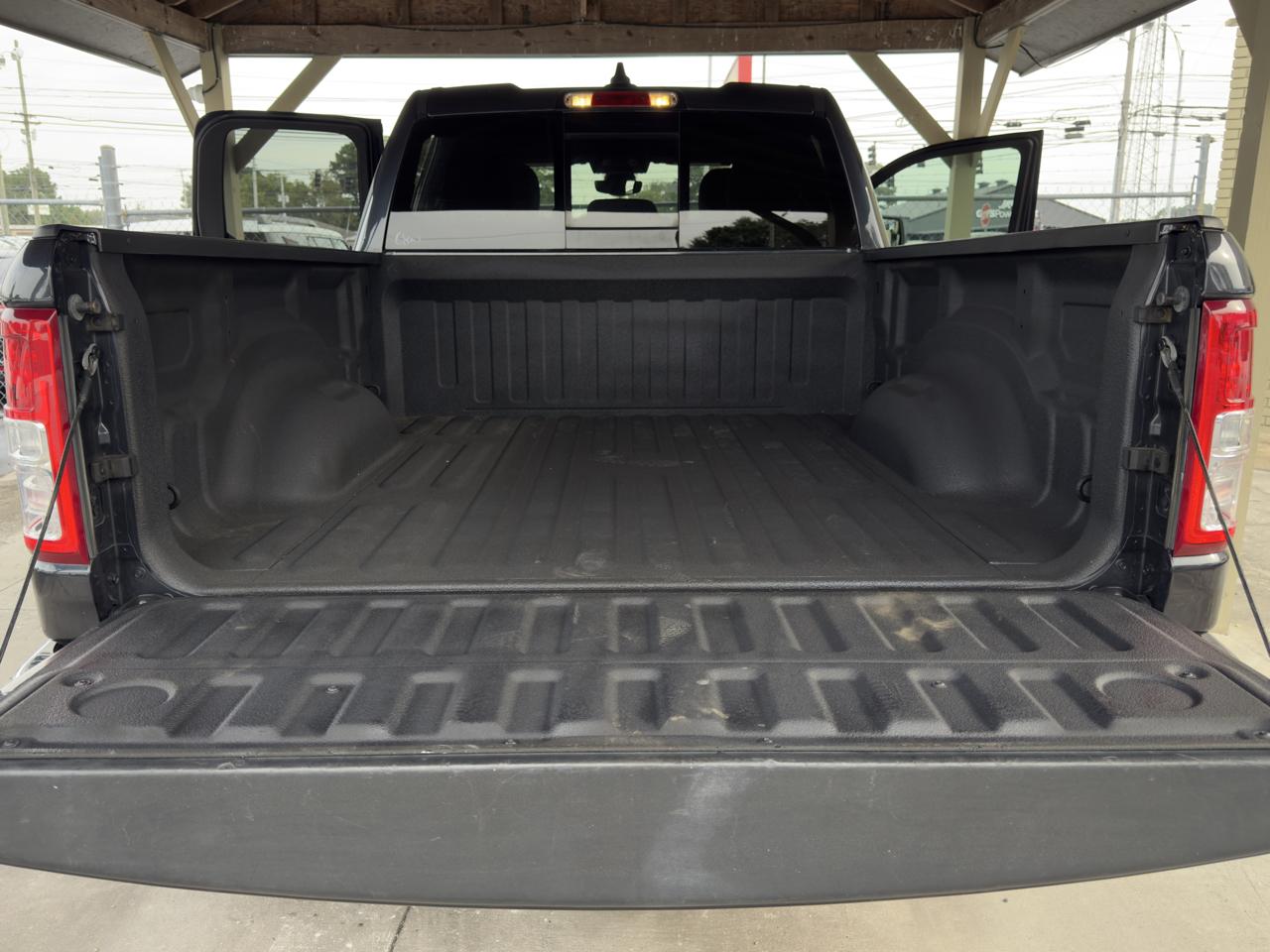 RAM 1500 Big Horn 4x2 Quad Cab 6'4" Box 2021