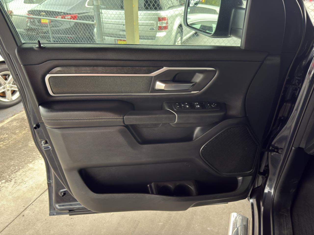 RAM 1500 Big Horn 4x2 Quad Cab 6'4" Box 2021
