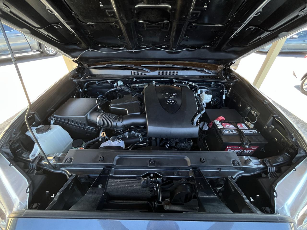 Toyota Tacoma 2WD TRD Off Road Double Cab 5' Bed V6 AT (Natl) 2019