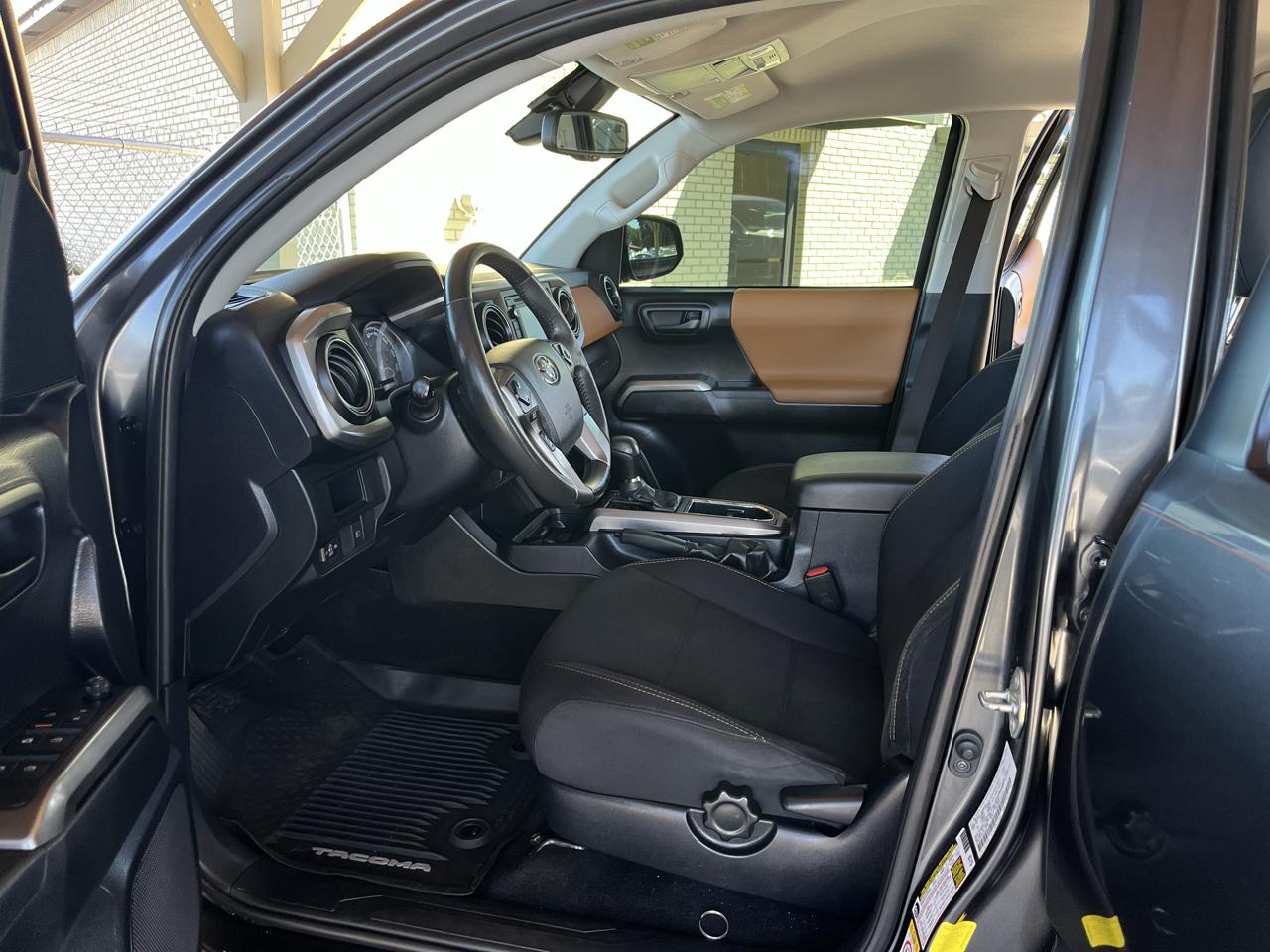 Toyota Tacoma 2WD TRD Off Road Double Cab 5' Bed V6 AT (Natl) 2019