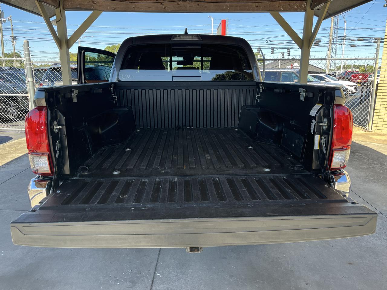 Toyota Tacoma 2WD TRD Off Road Double Cab 5' Bed V6 AT (Natl) 2019