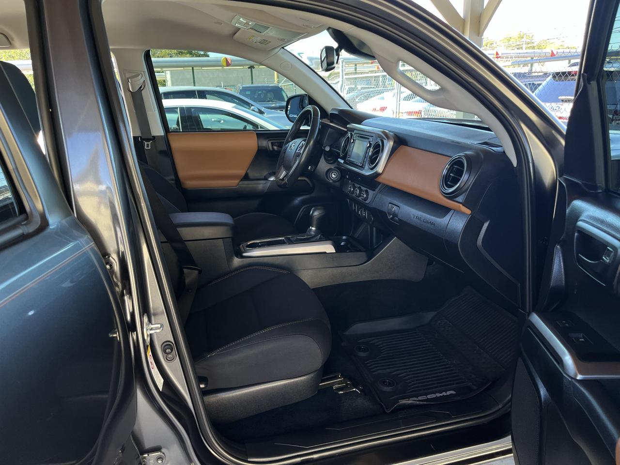 Toyota Tacoma 2WD TRD Off Road Double Cab 5' Bed V6 AT (Natl) 2019