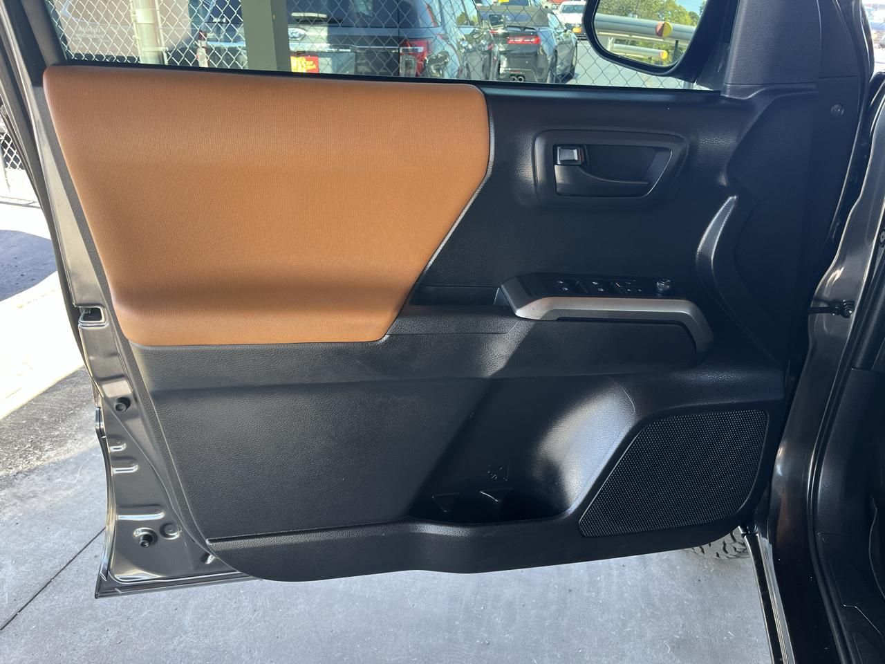 Toyota Tacoma 2WD TRD Off Road Double Cab 5' Bed V6 AT (Natl) 2019