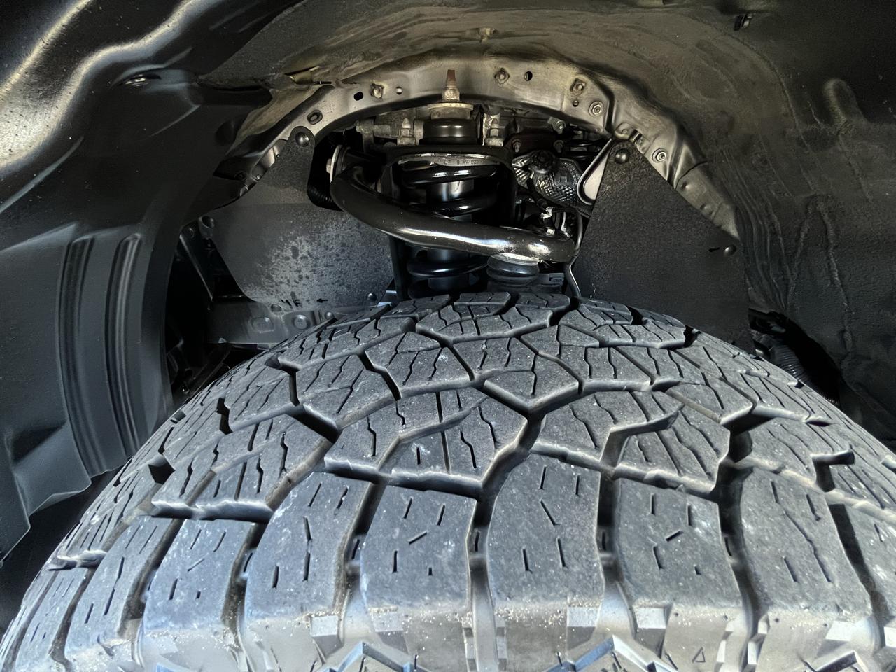Toyota Tacoma 2WD TRD Off Road Double Cab 5' Bed V6 AT (Natl) 2019