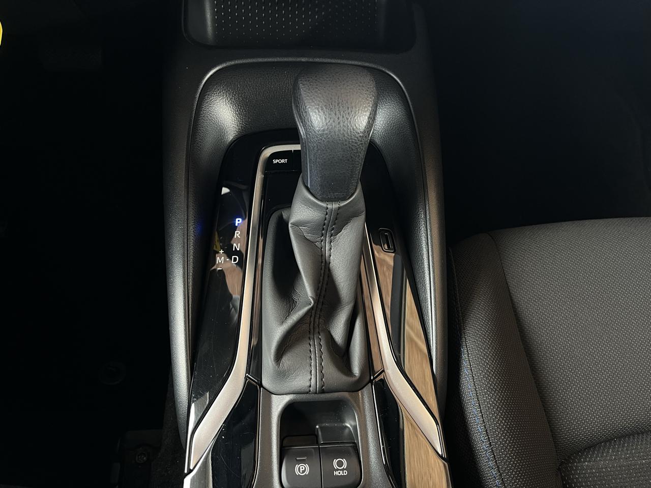 Toyota Corolla SE Nightshade CVT (Natl) 2022