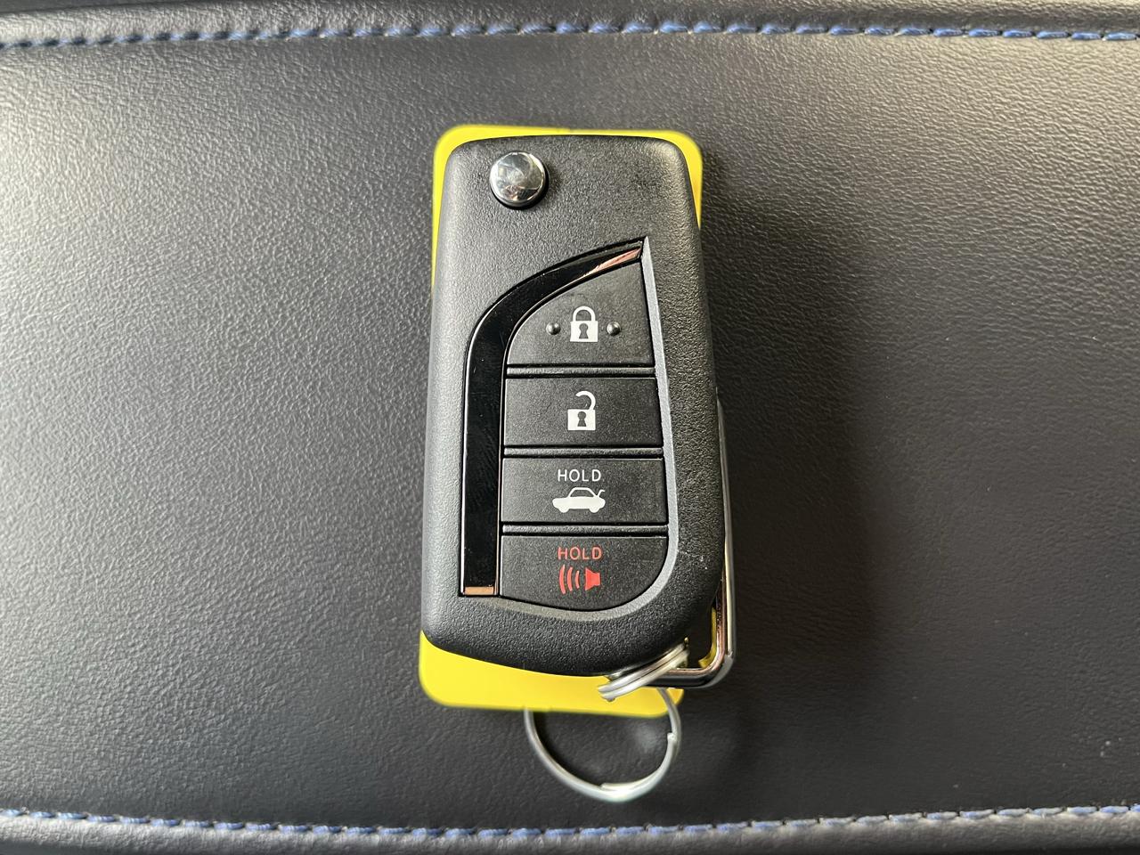 Toyota Corolla SE Nightshade CVT (Natl) 2022