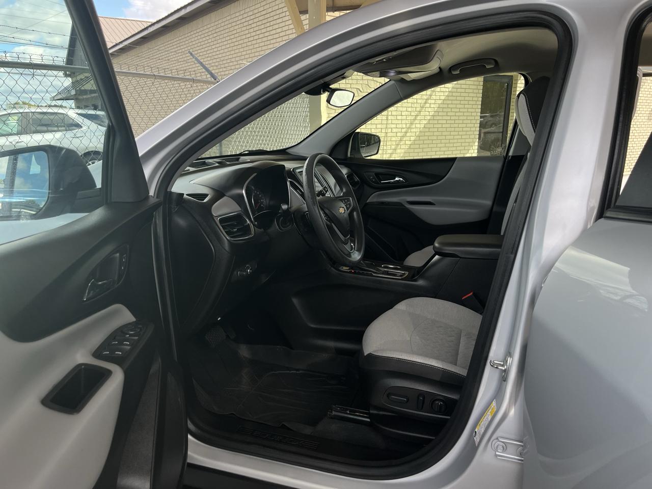 Chevrolet Equinox FWD 4dr LS w/1LS 2022