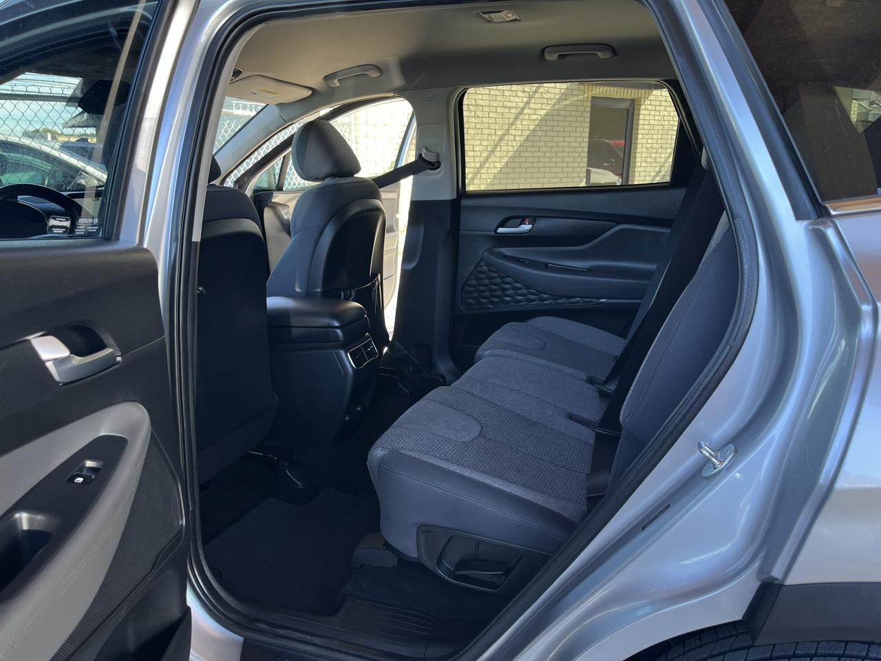Hyundai Santa Fe SEL FWD 2023