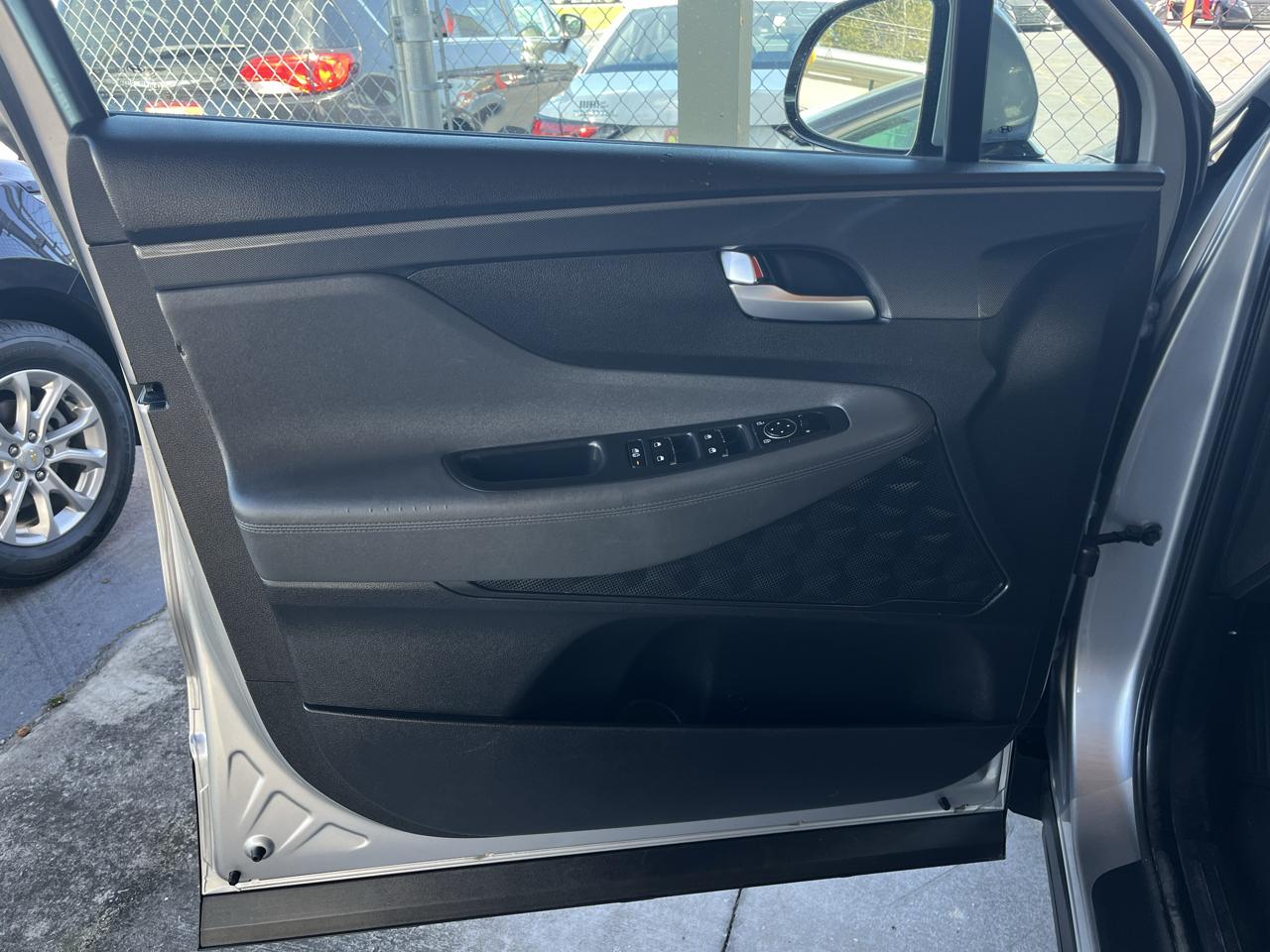 Hyundai Santa Fe SEL FWD 2023