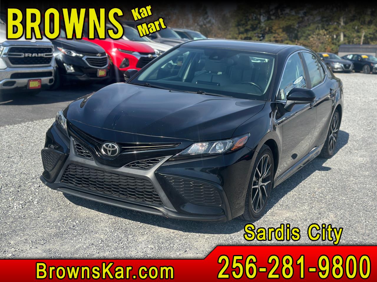 2021 Toyota Camry SE's photo