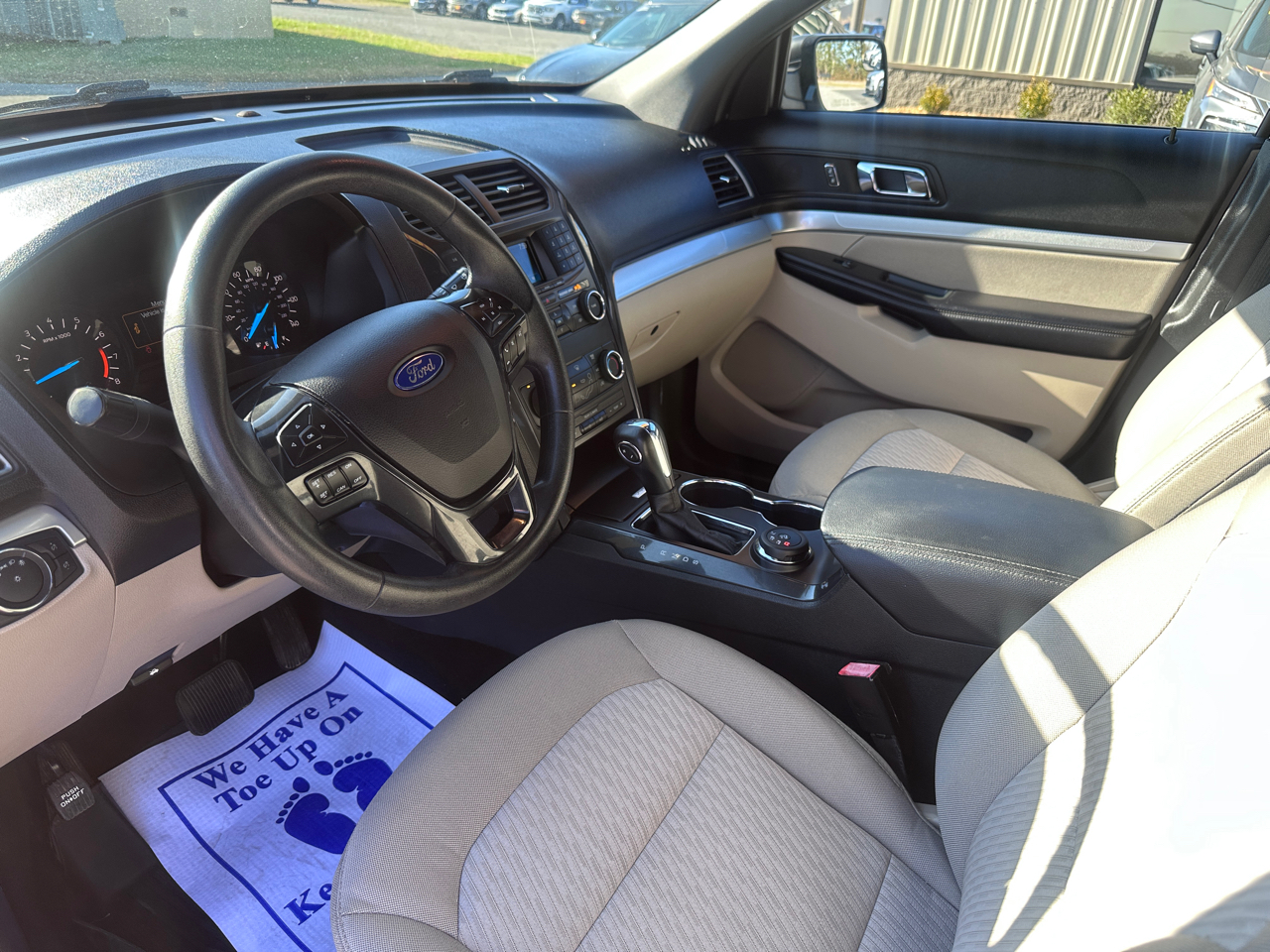 Ford Explorer Base 4WD 2018