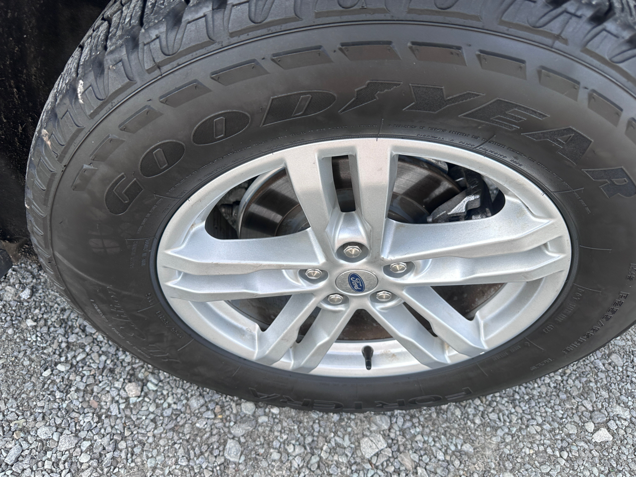 Ford Explorer Base RWD 2022