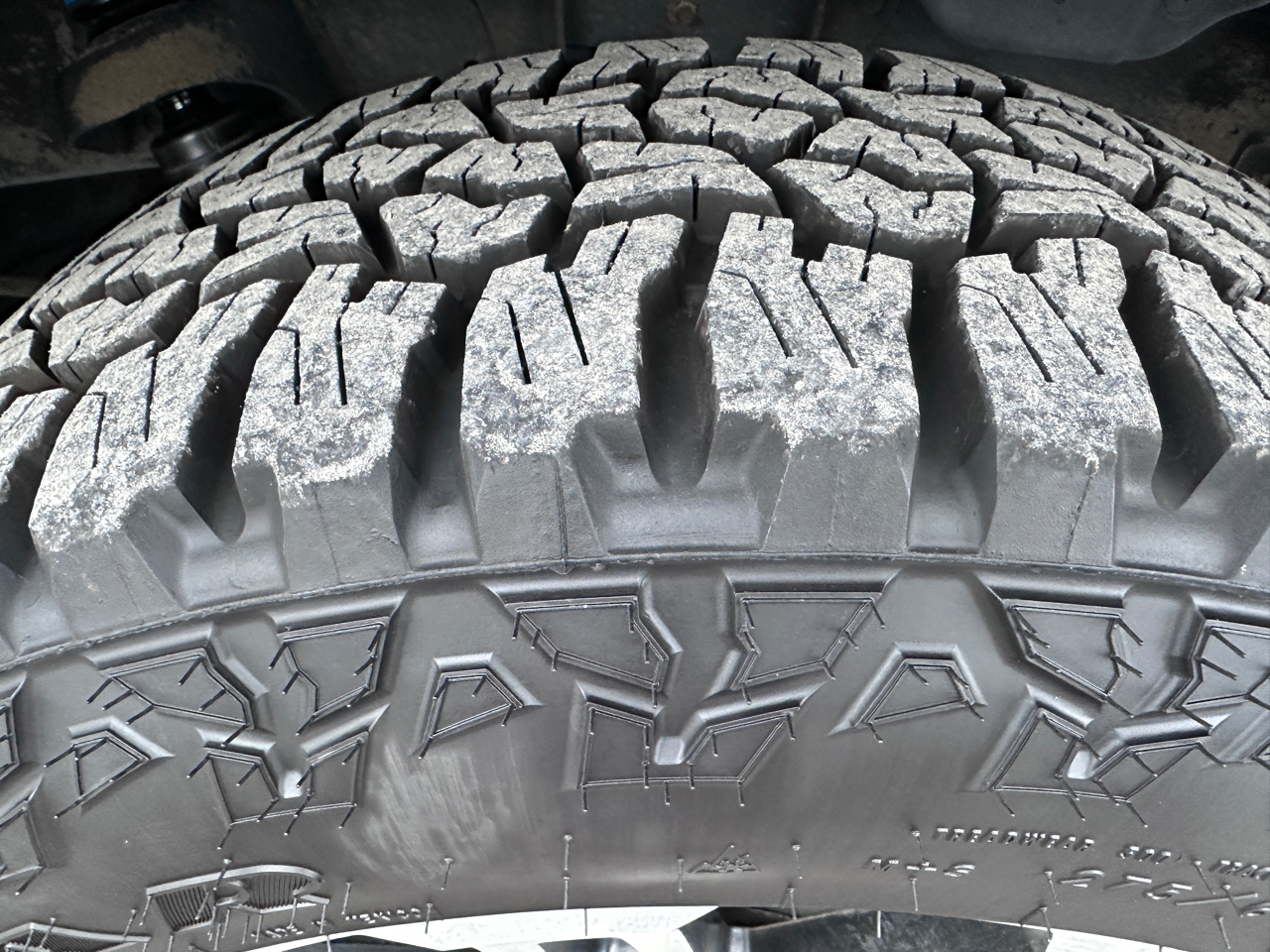 Toyota Tundra 2WD Truck CrewMax 5.7L V8 6-Spd AT SR5 (Natl) 2015