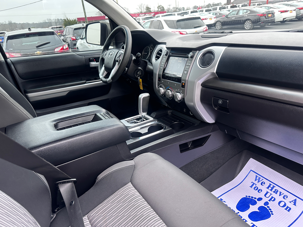 Toyota Tundra 2WD Truck CrewMax 5.7L V8 6-Spd AT SR5 (Natl) 2015