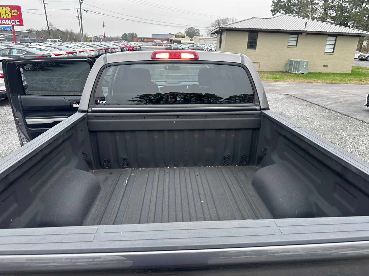 Toyota Tundra 2WD Truck CrewMax 5.7L V8 6-Spd AT SR5 (Natl) 2015