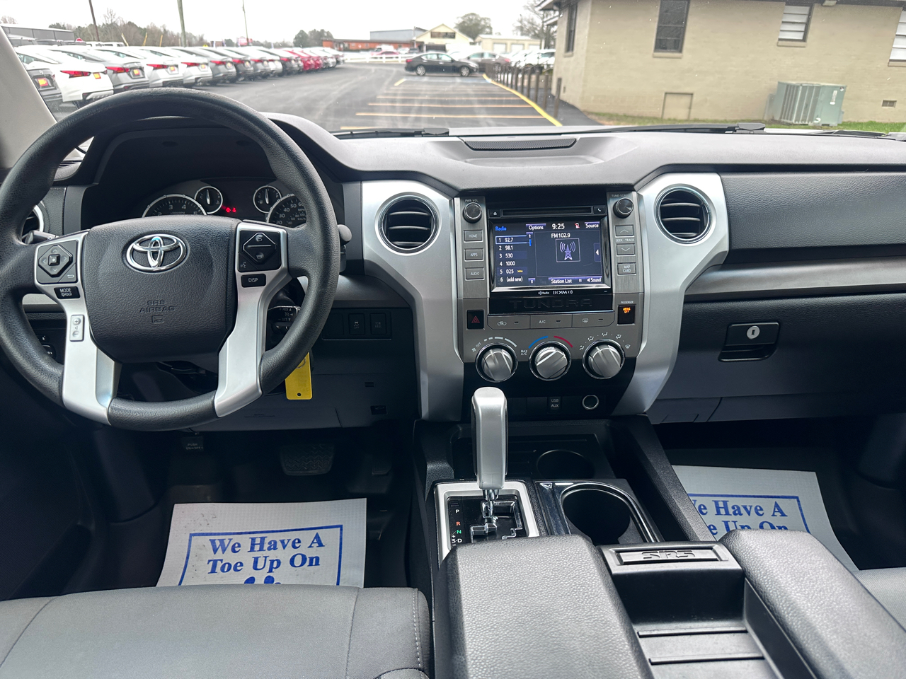 Toyota Tundra 2WD Truck CrewMax 5.7L V8 6-Spd AT SR5 (Natl) 2015