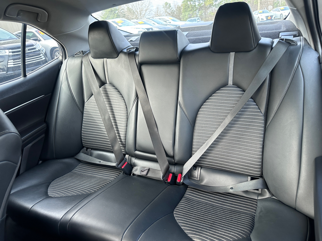 Toyota Camry SE Auto (Natl) 2021