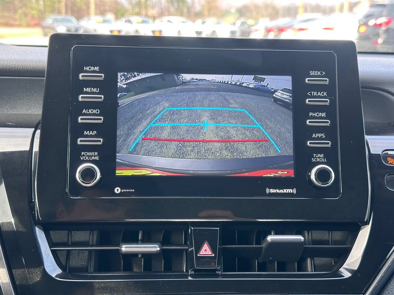 Toyota Camry SE Auto (Natl) 2021