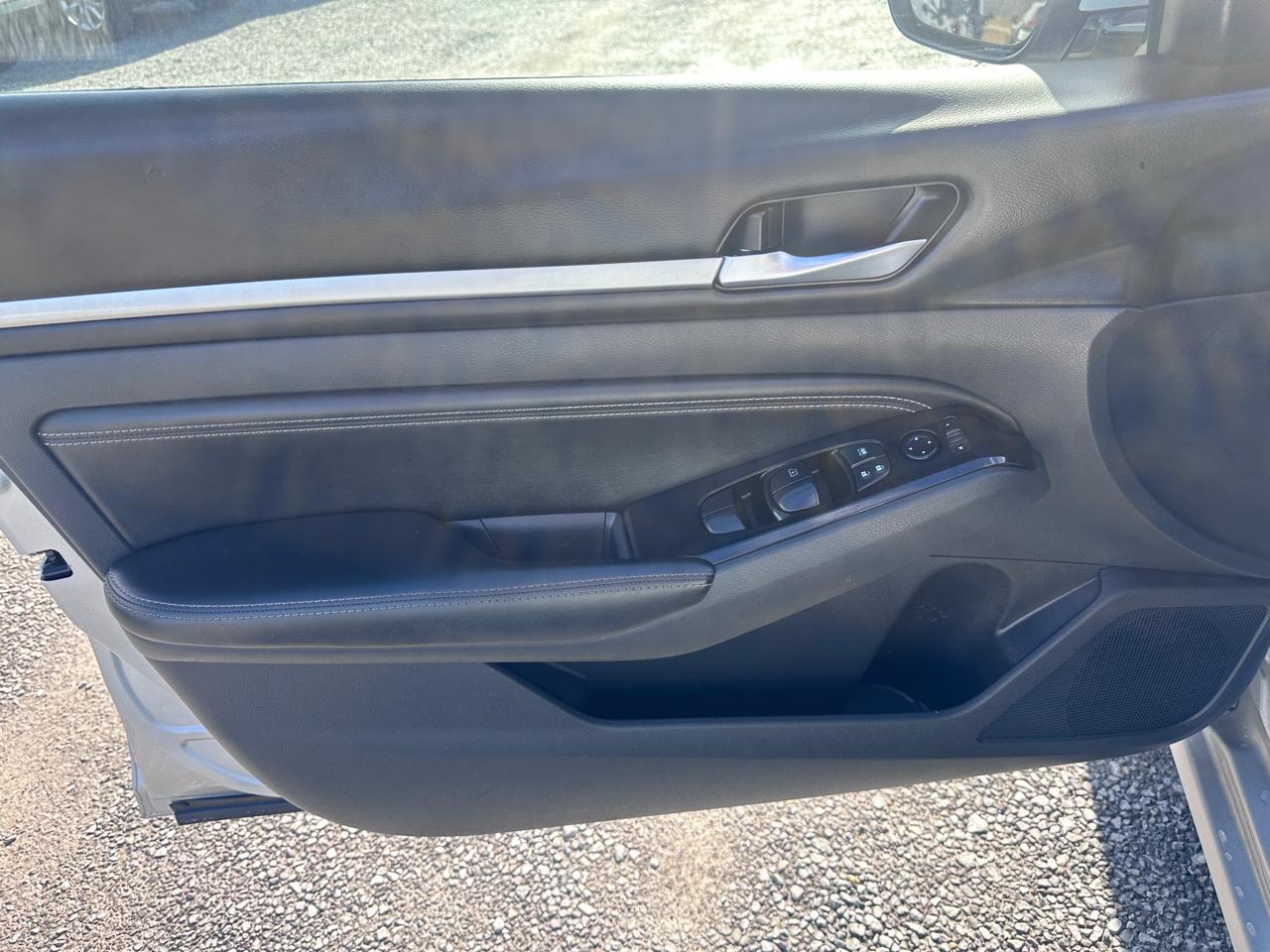 Nissan Altima 2.5 SL Sedan 2023