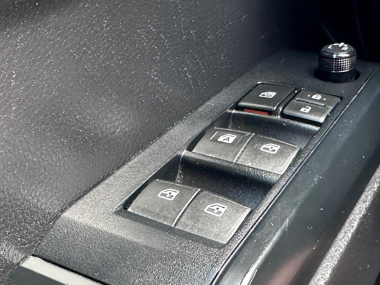 Toyota Tacoma 2WD SR Double Cab 5' Bed I4 AT (Natl) 2020