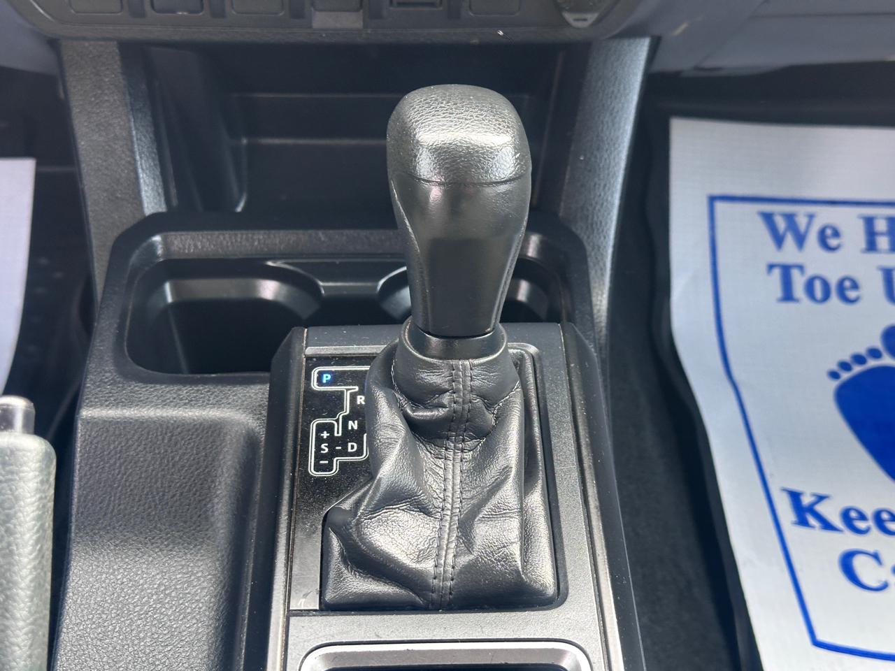 Toyota Tacoma 2WD SR Double Cab 5' Bed I4 AT (Natl) 2020