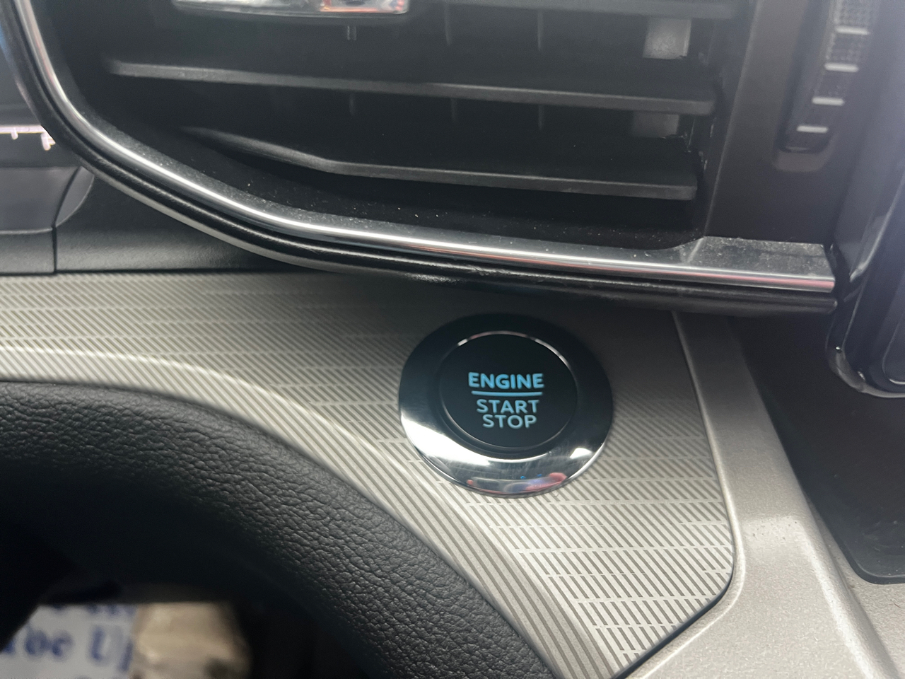 Ford Explorer RWD 4dr XLT 2023