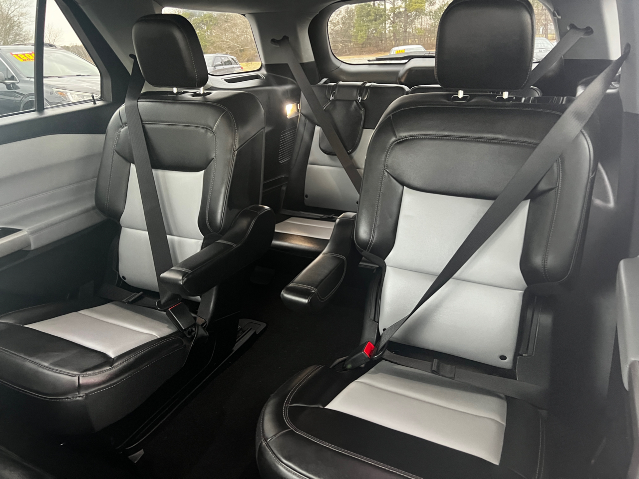 Ford Explorer RWD 4dr XLT 2023