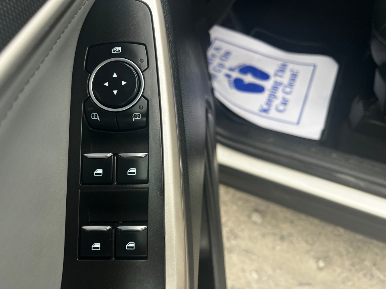 Ford Explorer RWD 4dr XLT 2023