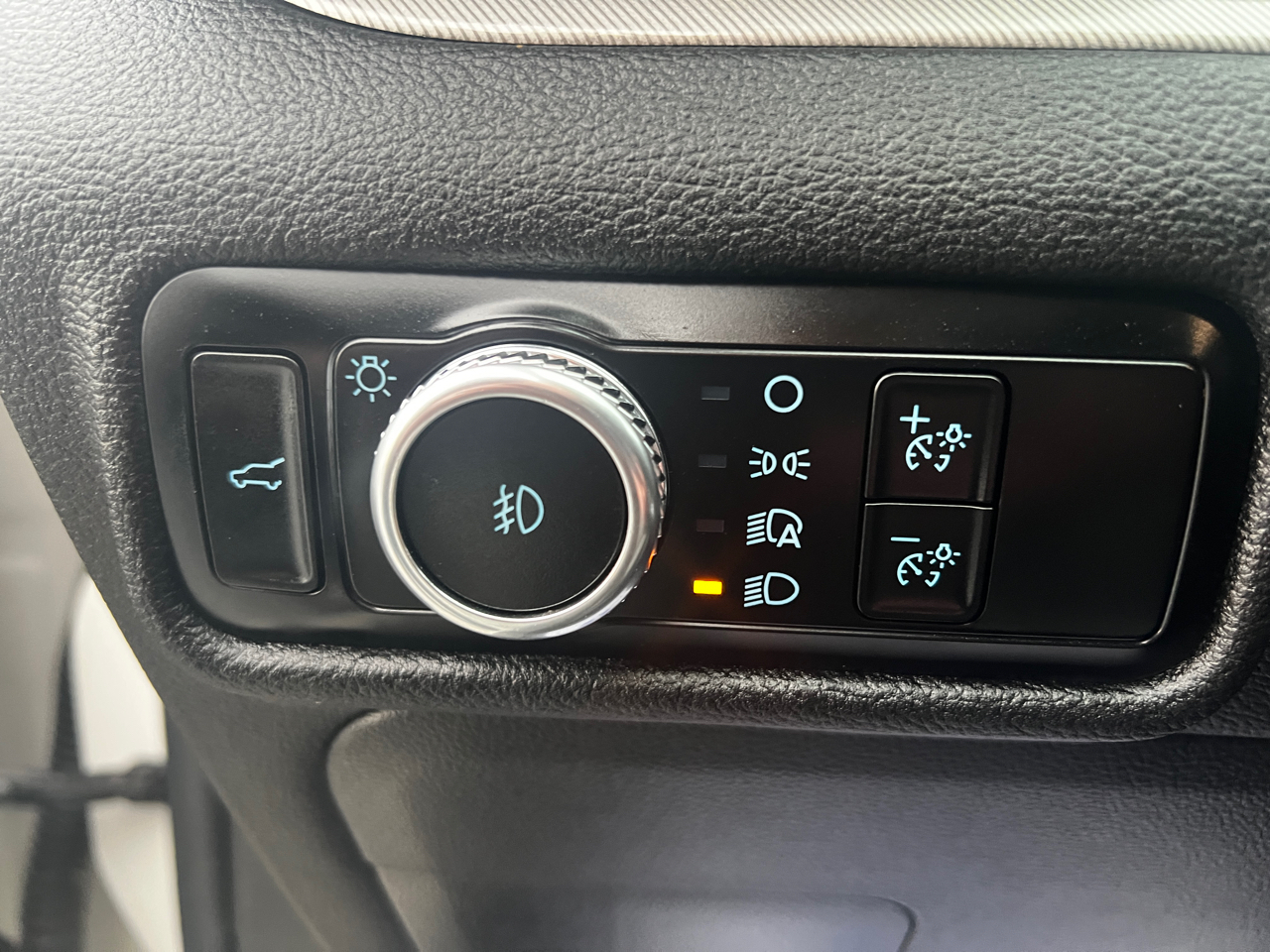 Ford Explorer RWD 4dr XLT 2023