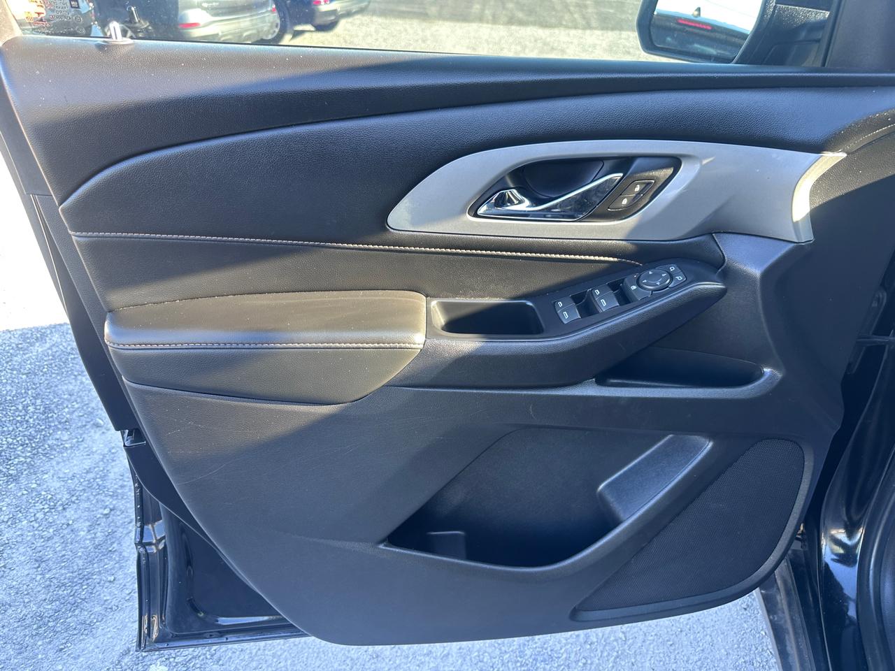 Chevrolet Traverse FWD 4dr LS w/1LS 2021