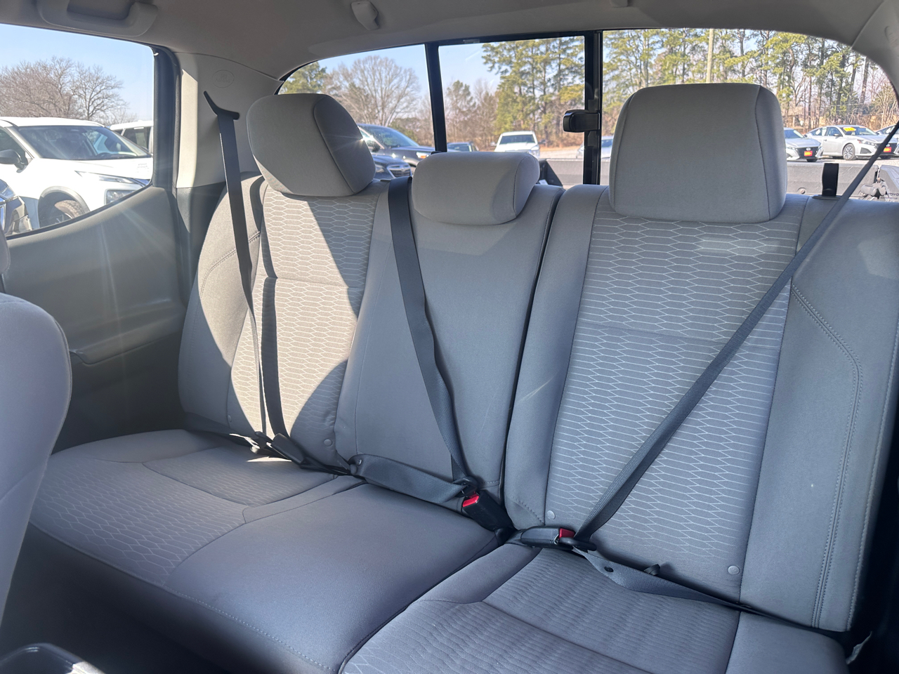 Toyota Tacoma SR5 Double Cab 6' Bed V6 4x2 AT (Natl) 2017