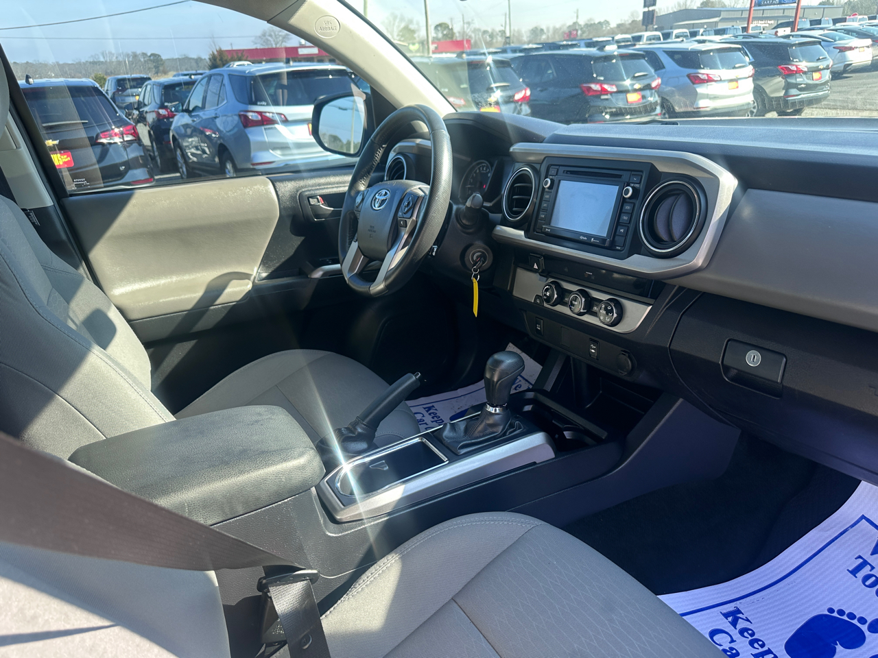 Toyota Tacoma SR5 Double Cab 6' Bed V6 4x2 AT (Natl) 2017