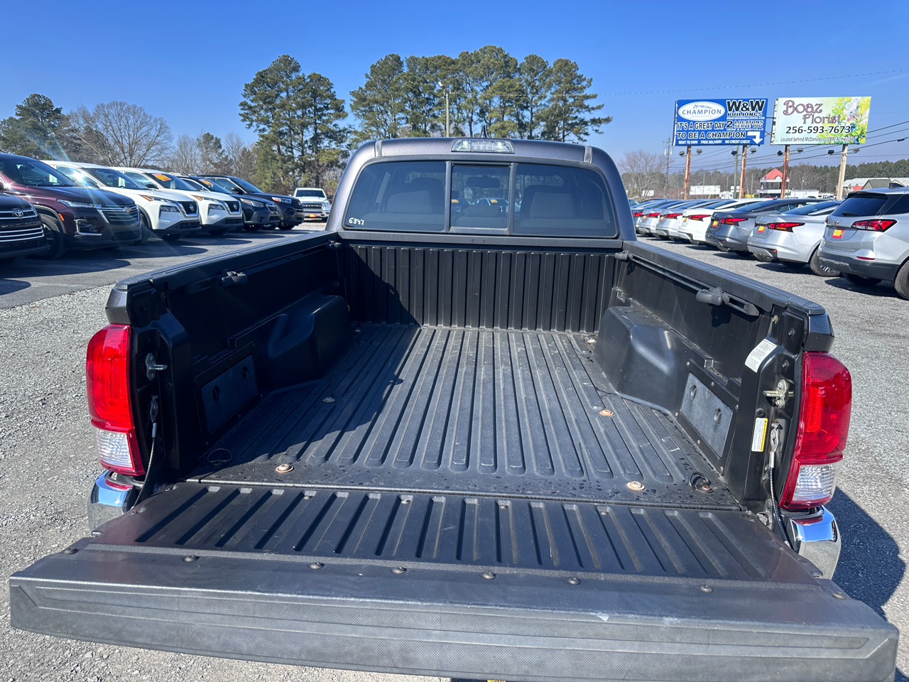 Toyota Tacoma SR5 Double Cab 6' Bed V6 4x2 AT (Natl) 2017