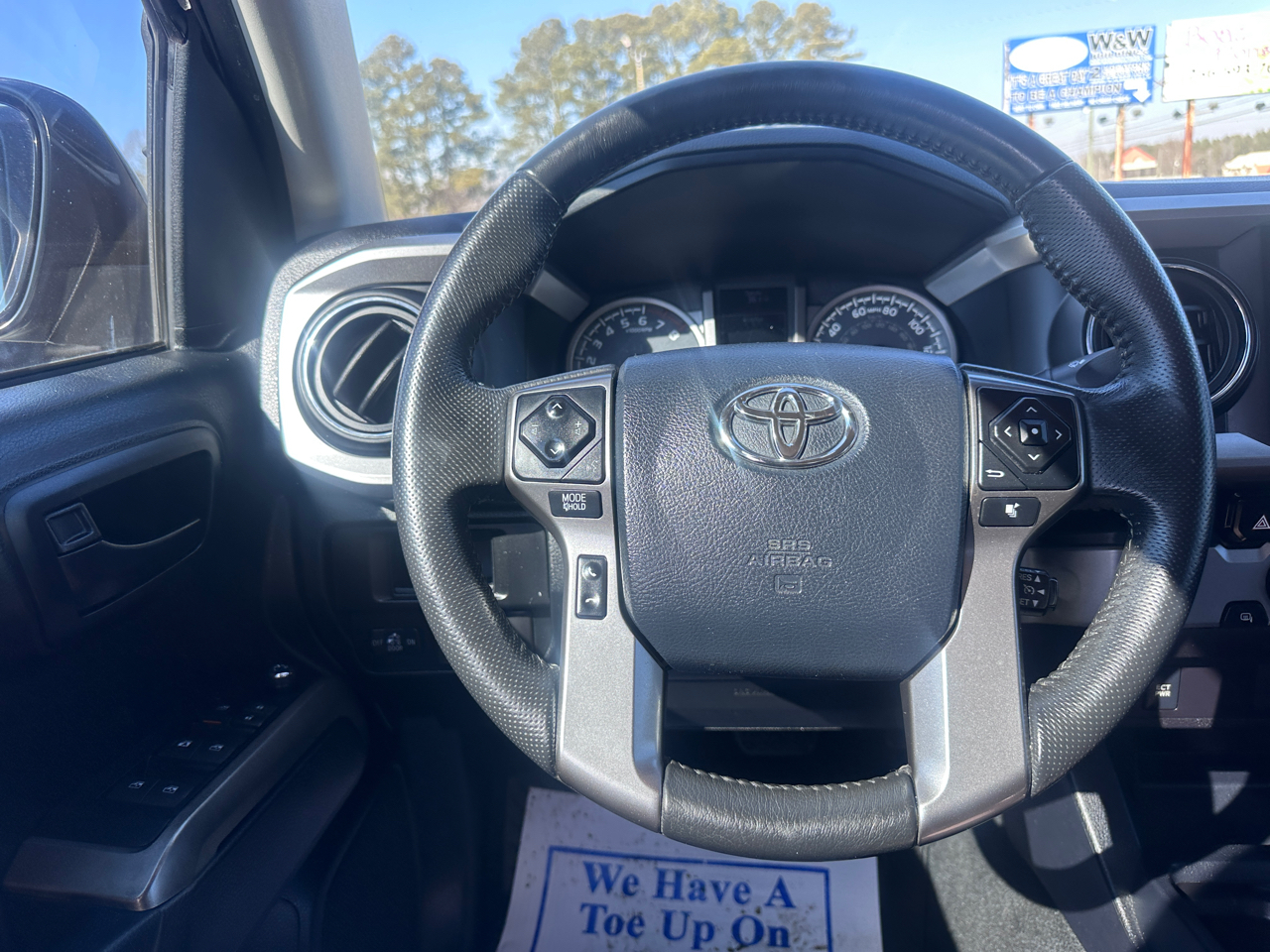 Toyota Tacoma SR5 Double Cab 6' Bed V6 4x2 AT (Natl) 2017