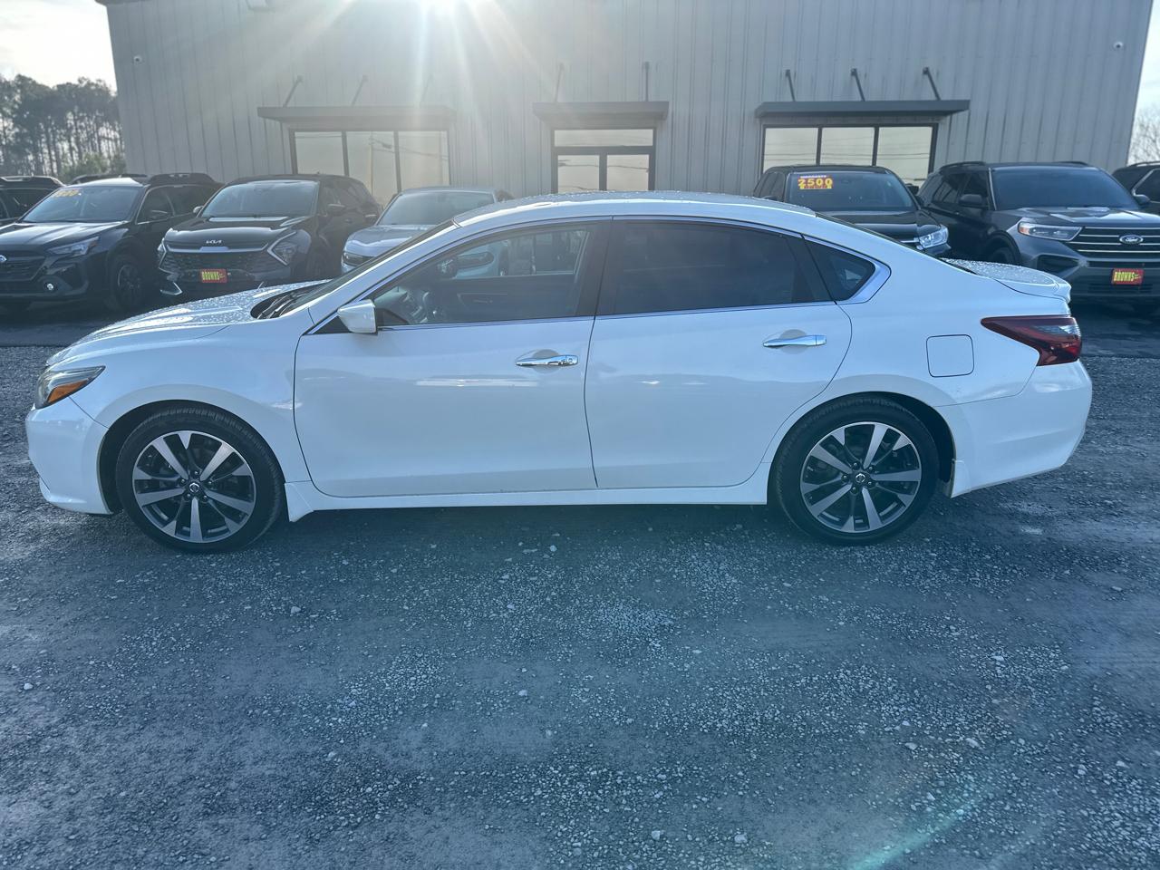 Nissan Altima 2.5 SR Sedan 2017