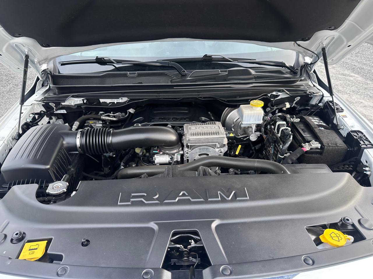 RAM 1500 Lone Star 4x4 Crew Cab 5'7" Box 2023