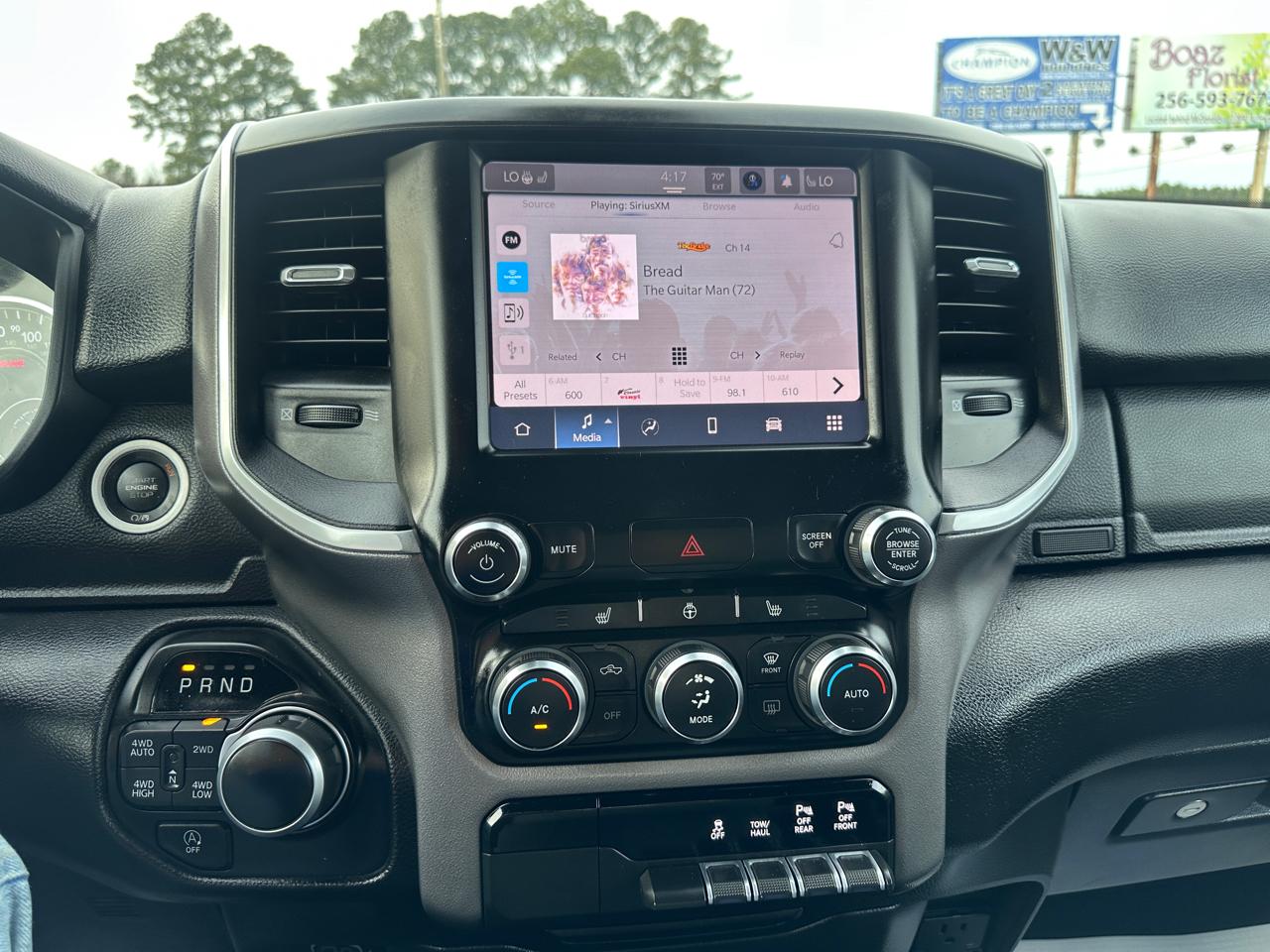 RAM 1500 Lone Star 4x4 Crew Cab 5'7" Box 2023